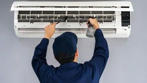 AC maintenance service in UAE image | Helpire